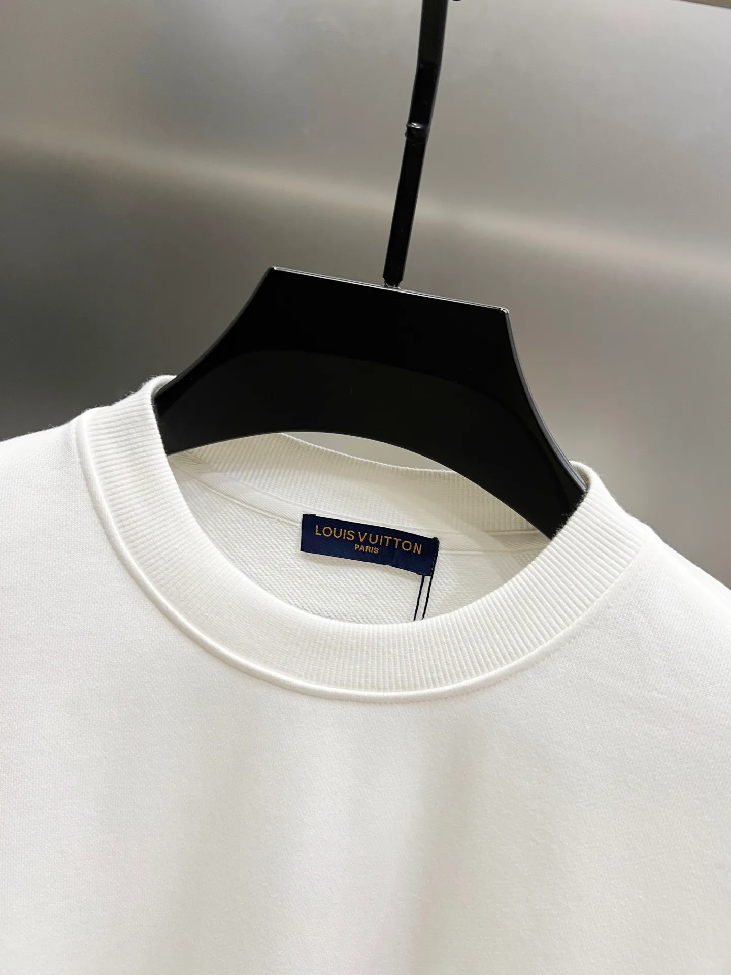 🅿️260 1v Louis* 2025 Autumn and Winter New Style Customized Double Yarn Fabric Round Neck Long Sleeve Sweater Classic Large Flower Foaming Technology Design High-End Version! The same loose version for men and women S M L XL XXL five sizes color black white